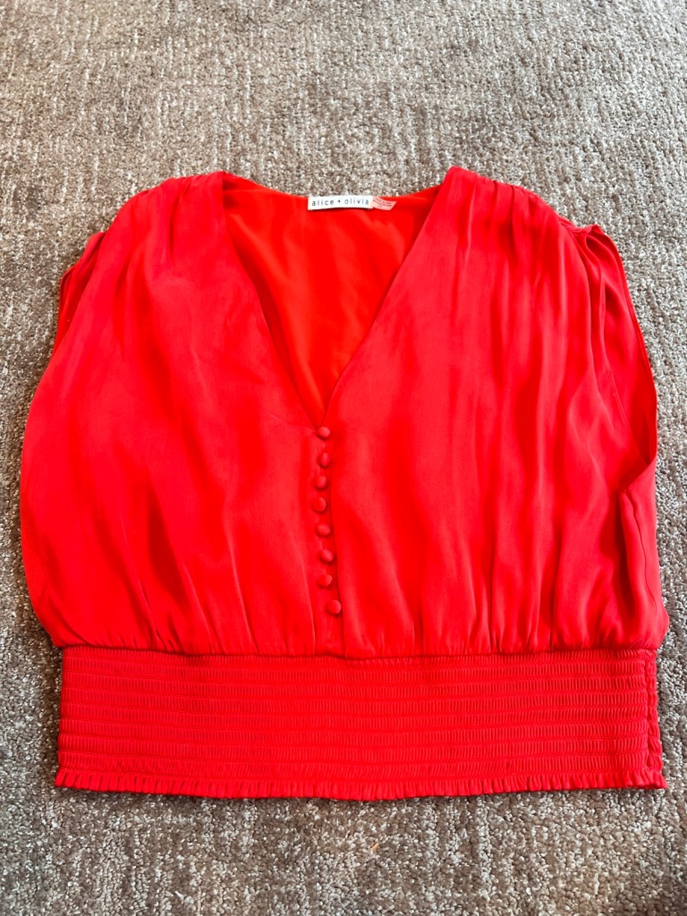 Alice + Olivia Women's Red Silk Tabitha Crop Blouse V-neck Button Ruched Medium